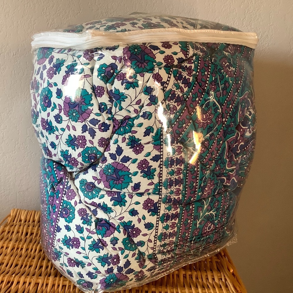 Urban Outfitters Comforter (Full)